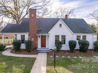 130 E Gold St, New London, NC 28127