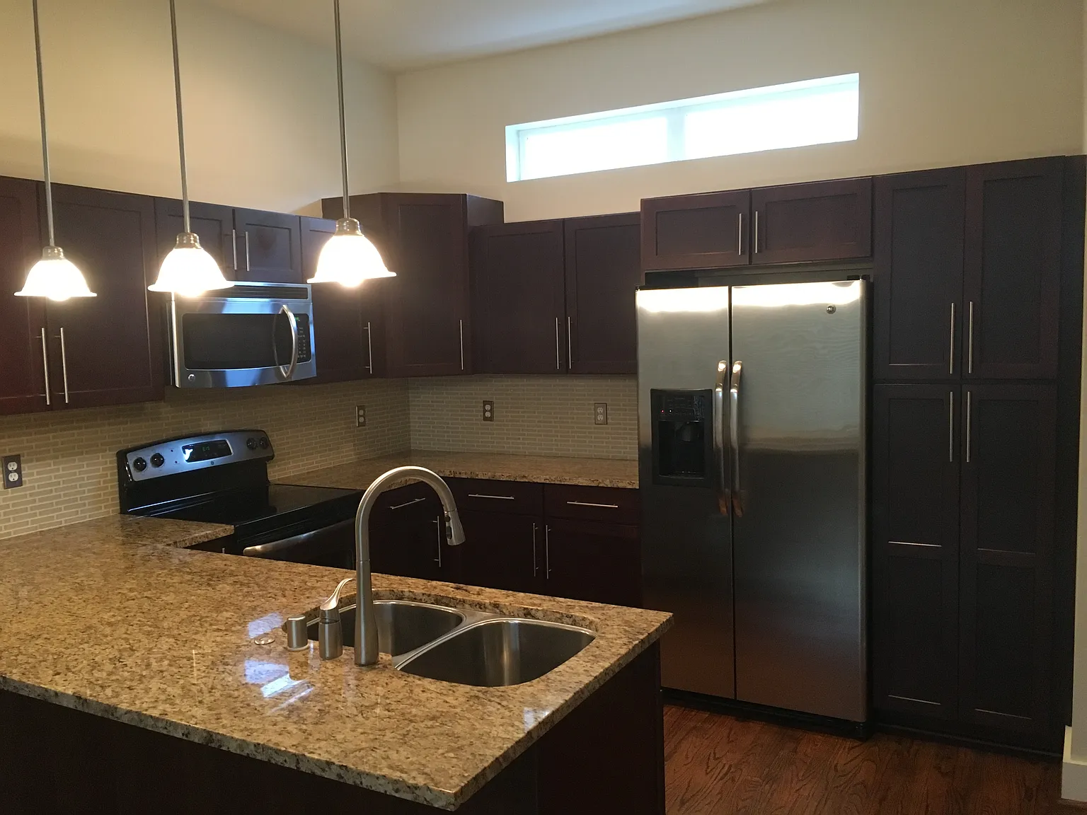 2 bed, 2.5 bath, 1687 sqft, $2,900 — Photo 2