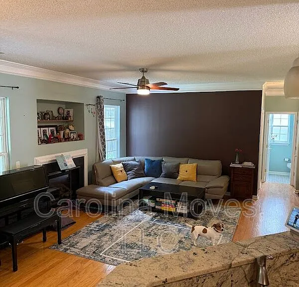 510 Grafton Ct — Photo 5