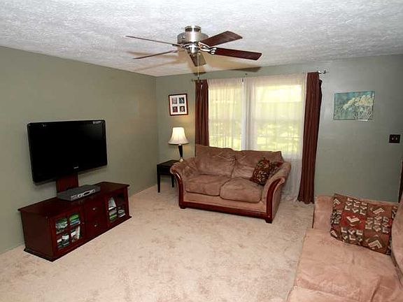 2nd image of 3219 Laurel Dr