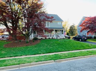 1752 Anderson Rd, Falls Church, VA 22043