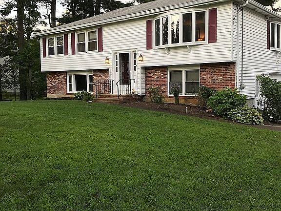 5th image of 297 Middlesex Ave