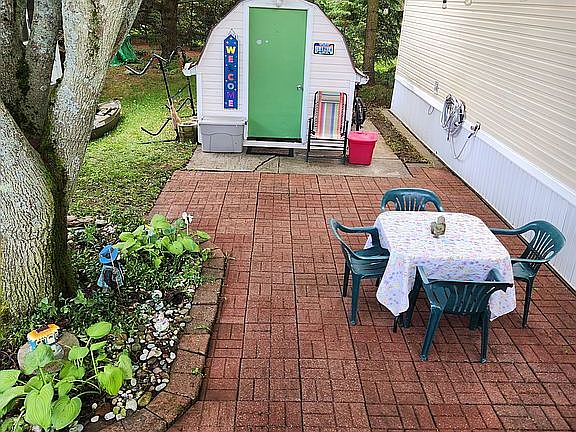 5th image of 168 Shoreline Dr E