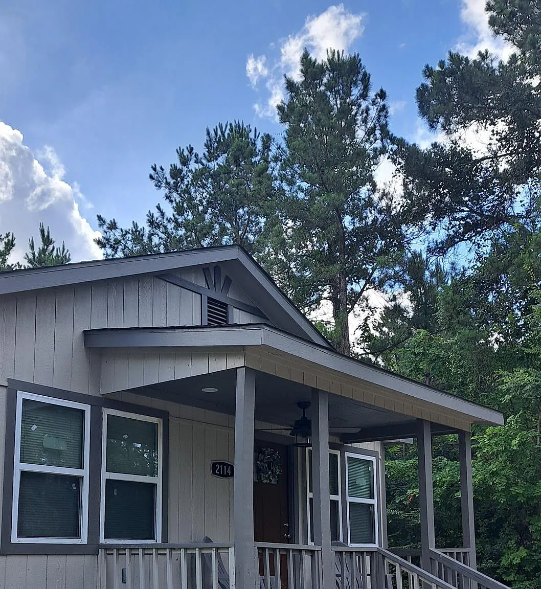 2 bed, 2.0 bath, 798 sqft, $1,200 — Photo 2