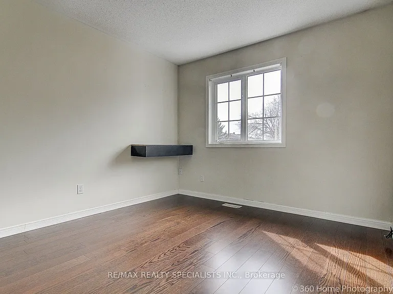 97 Piperbrook Cres — Photo 12
