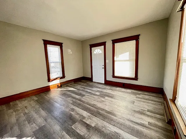 218 Pearl St — Photo 4