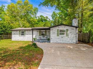 922 E Chestnut Ave, Crestview, FL 32539