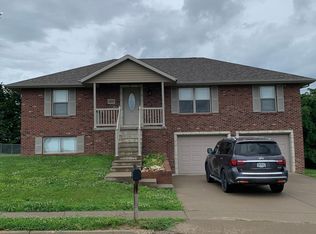 3832 Riley Ct, Jefferson City, MO 65109