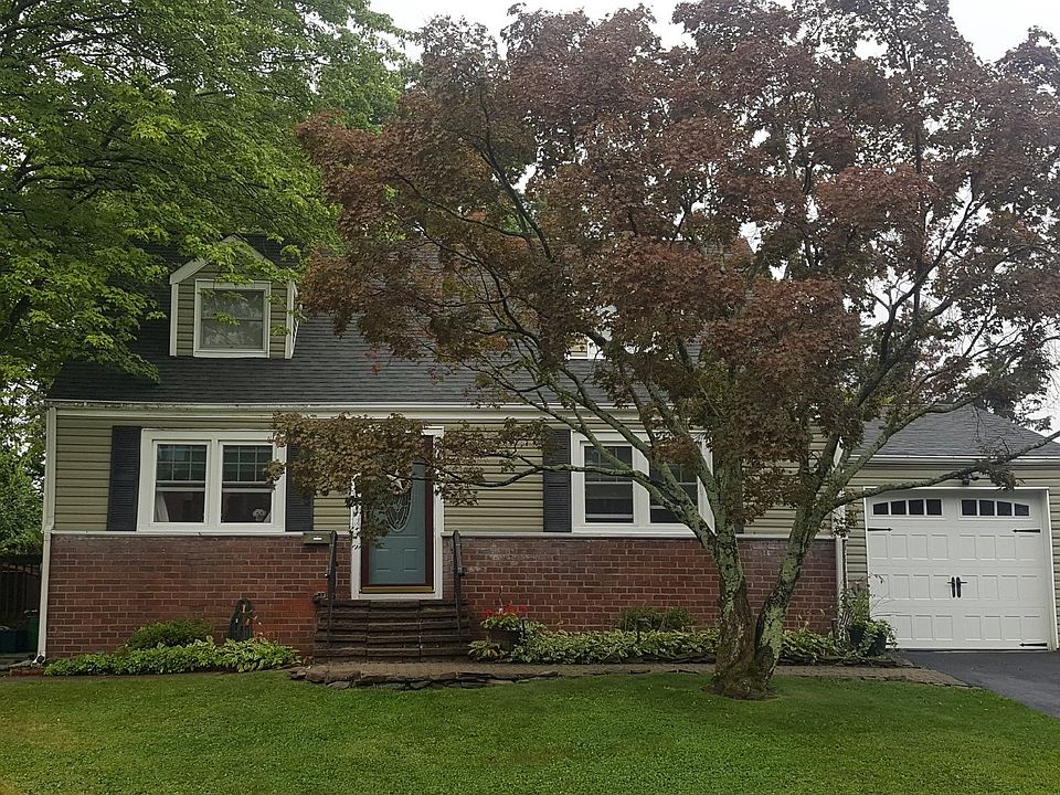 1st image of 9 Brown Dr