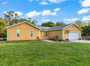 18120 W 191st St, Spring Hill, KS 66083