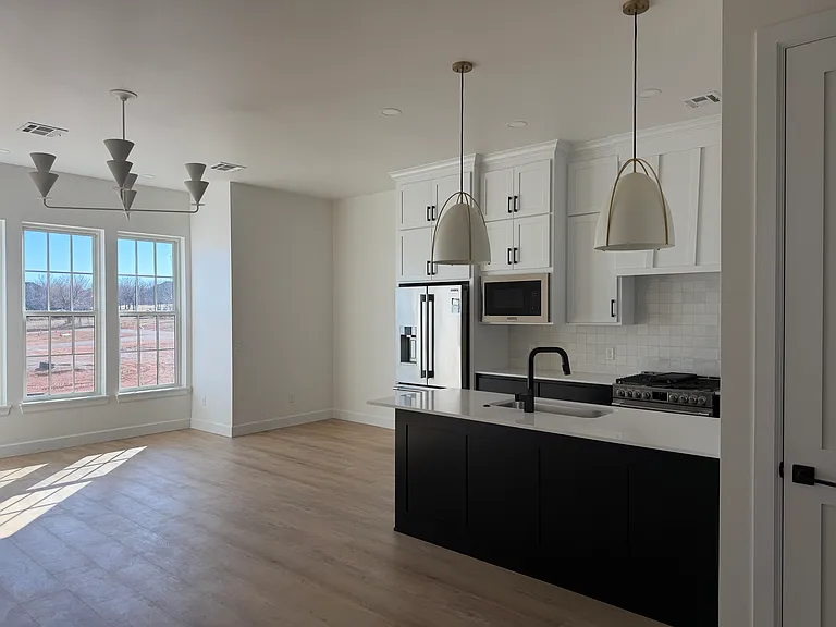 18857 Selah Way #1 — Photo 2