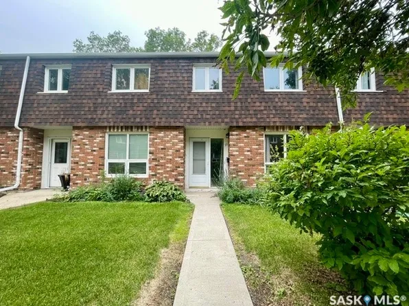 51 Spruceview Road, Regina, SK S4R 0E1
