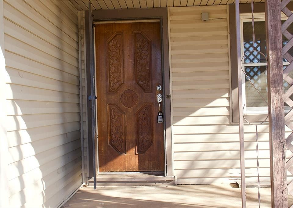 1st image of 419 N Elma Ave