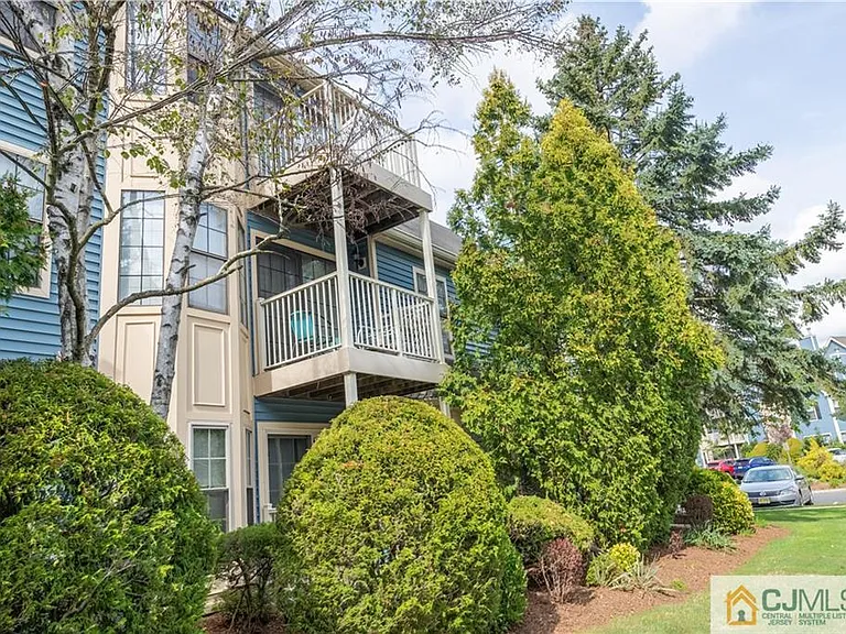 336 Cozzens Ct — Photo 6