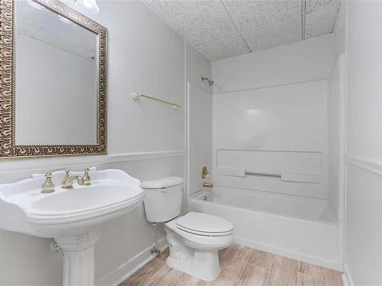275 Sageglen Rd — Photo 21