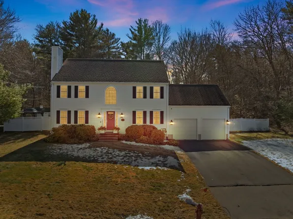 61 Silvia Farm Dr, Taunton, MA 02780