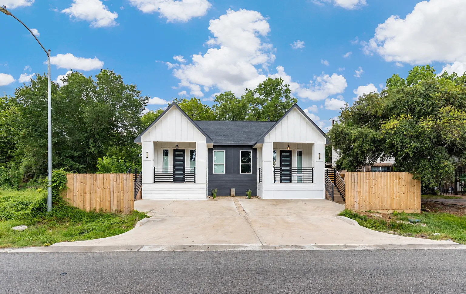 3 bed, 1108 sqft, $2,499 — Photo 1