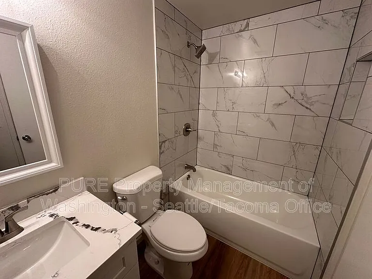 1727 45th Ave SW — Photo 15