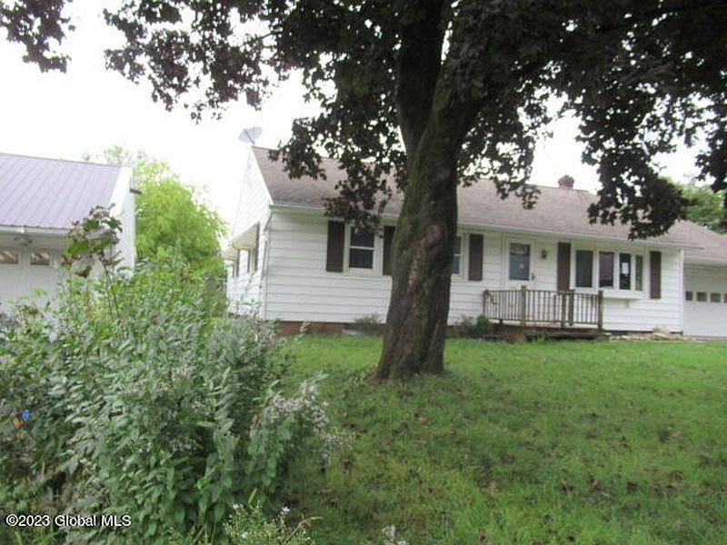 3rd image of 13 Overlook Drive