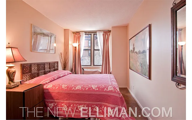 Sold by Douglas Elliman | media 22