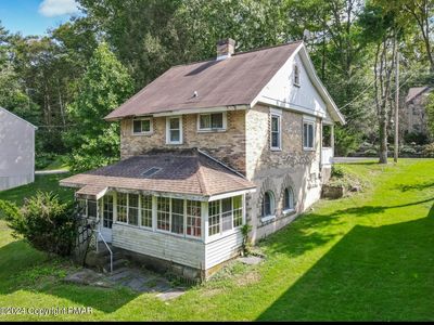90 Oak St, Delaware Water Gap, PA, 18327