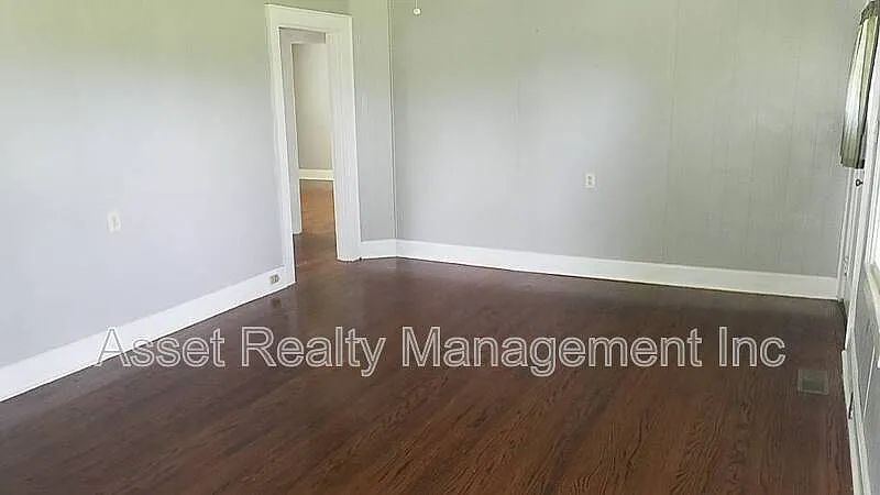2 bed, 1.0 bath, 1100 sqft, $1,795 — Photo 4