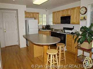 3rd image of 7990 N Springshire Dr