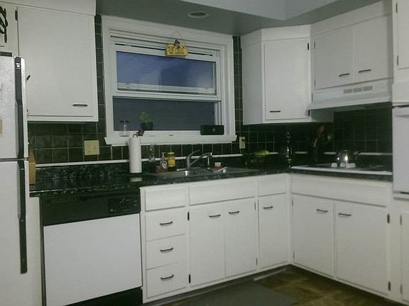 2nd image of 436 Roosevelt St