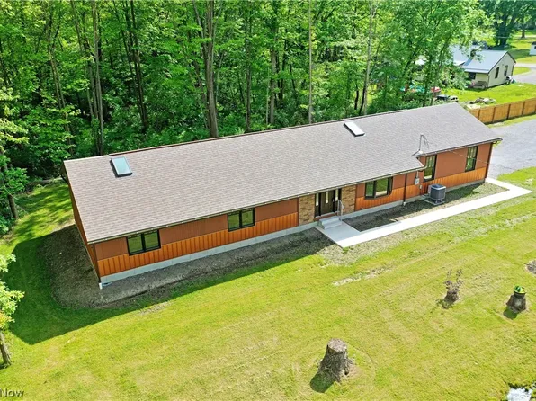 17753 Davis Rd, Lake Milton, OH 44429