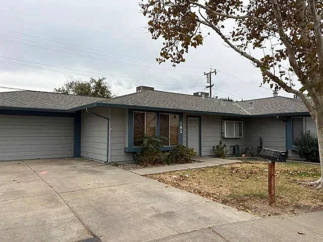 2 bed, $2,300 — Photo 3