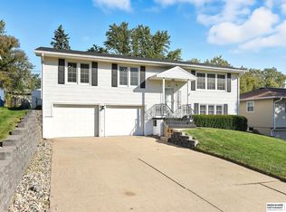 3970 Scott St, Omaha, NE 68112