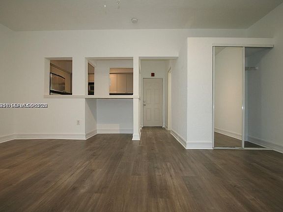 5th image of 820 Euclid Ave APT 106