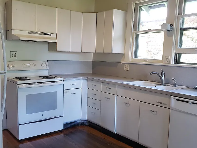 371 N Corona St — Photo 16