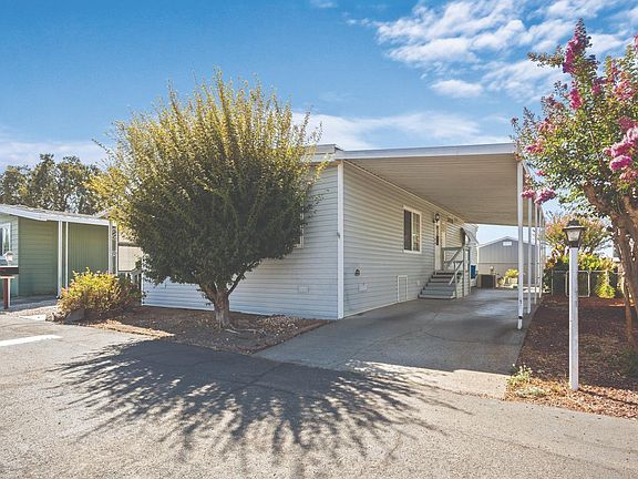 2nd image of 1066 Maple Drive