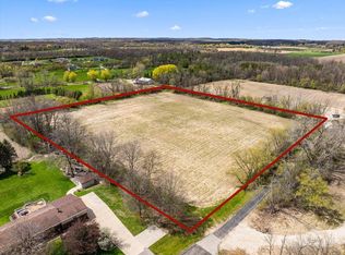 W220N8991 Town Line Rd, Sussex, WI 53089