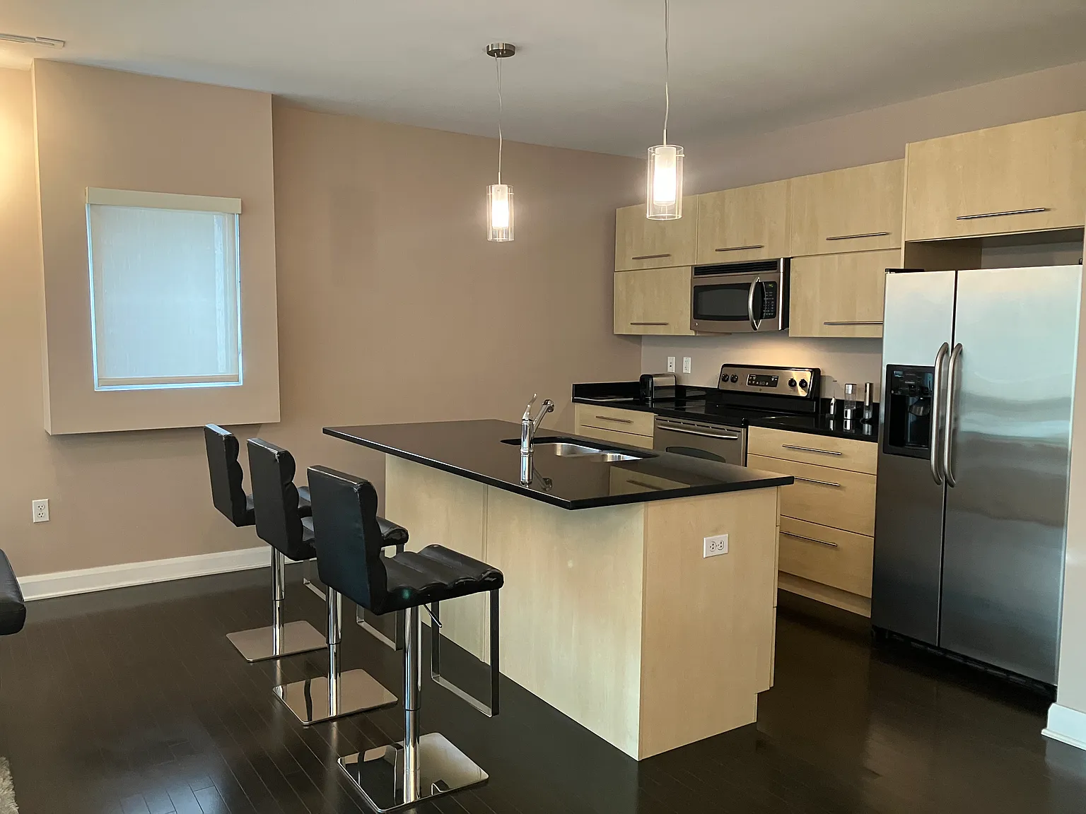 2 bed, 1257 sqft, $3,099 — Photo 2