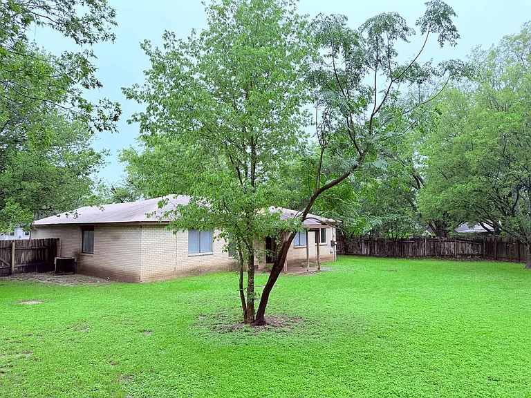 10904 Meadgreen Ct — Photo 37