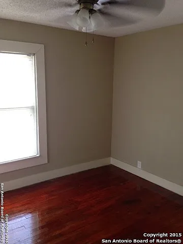 127 Riverdale Dr — Photo 5