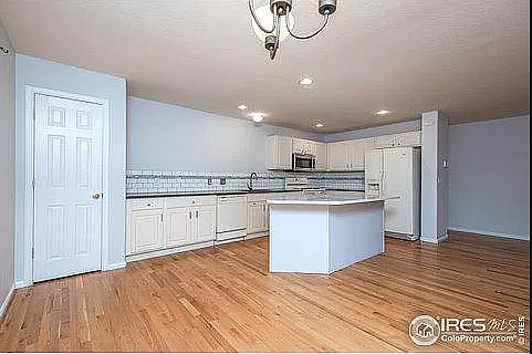 3rd image of 1927 Dove Creek Cir