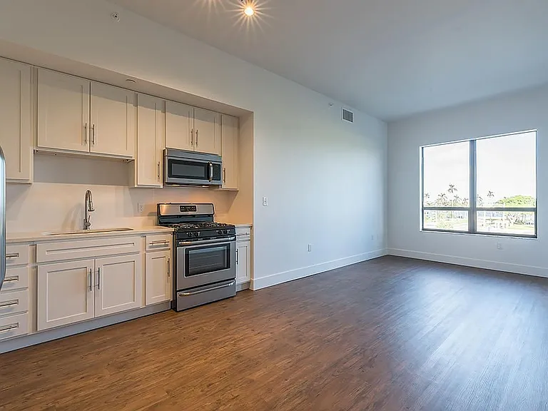 312 Northwood — Photo 47