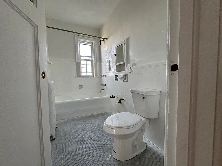 15-402 Vine St #D402 — Photo 8