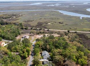 205 Creekside Dr, Waverly, GA 31565