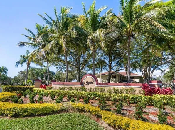 40 Essex Ct APT C, Royal Palm Beach, FL 33411