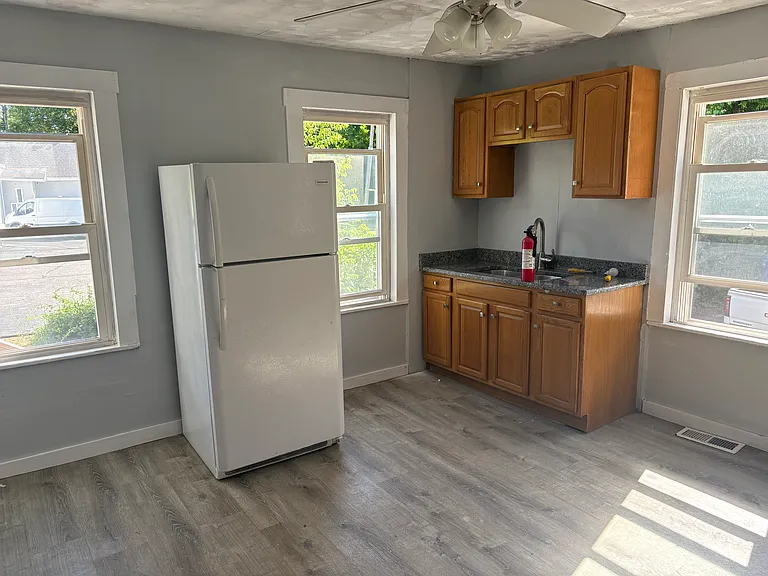 2 Chase Ave #1L — Photo 1