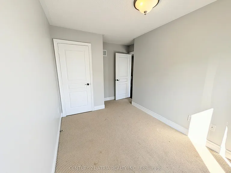 5047 Warwickshire Way — Photo 17