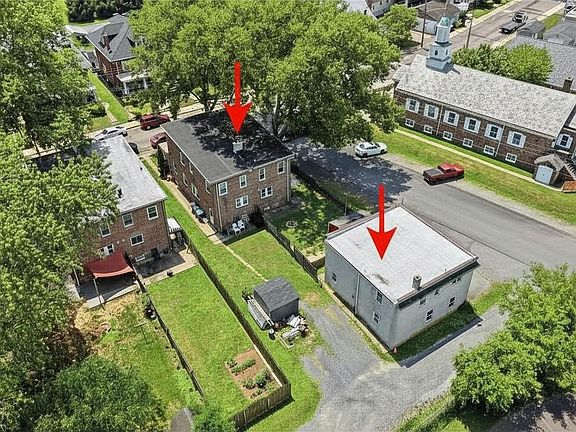 2nd image of 107 E Main St
