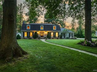 125 Amberwood Dr, Grand Island, NY 14072