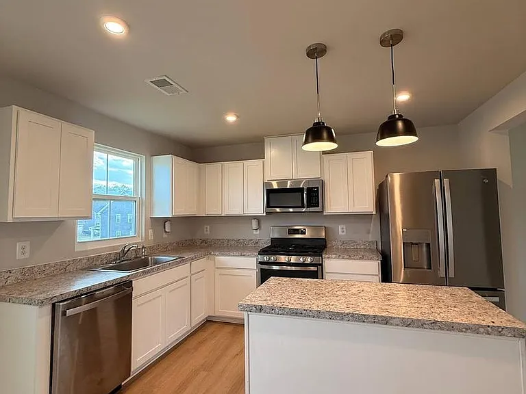14 Snickers Ct — Photo 2
