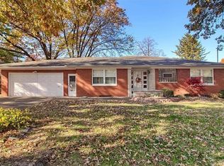111 Cottage Dr, Edwardsville, IL 62025