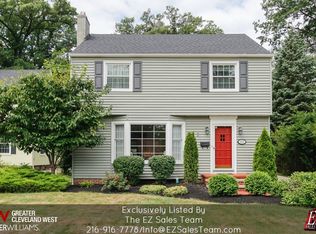 576 Lake Forest Dr, Bay Village, OH